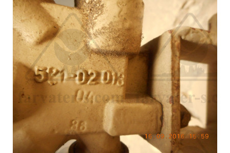 Кронштейн с клапанами манометра 	 521-02.013