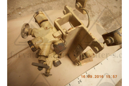 Кронштейн с клапанами манометра Ду-6 Ру-100	 521-02.013