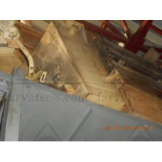 Расходная цистерна с водомерным стеклом в корпусе б/ч