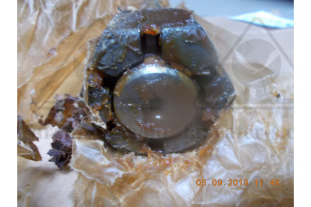 Болт коренного подшипника с гайкой Д100-02-008-2/009