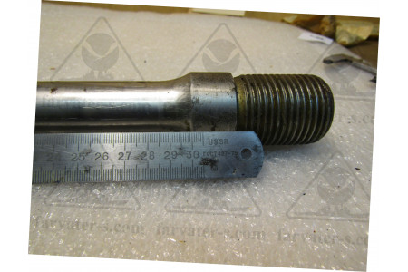 Шпилька крышки цилиндра 832-05030