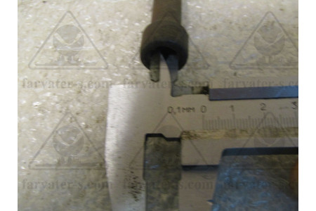 Винт к стуловым тискам б/ч